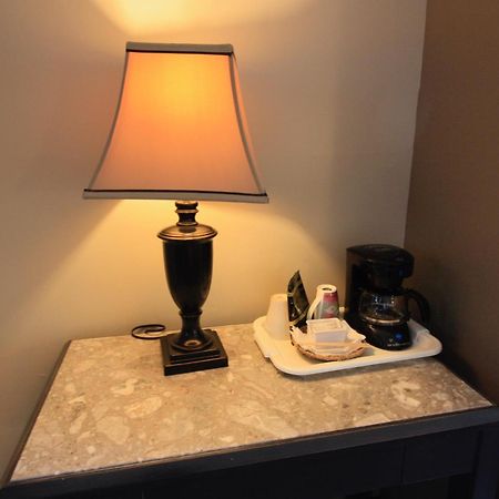 Motel Le Jolibourg Saint-Sauveur-des-Monts Εξωτερικό φωτογραφία